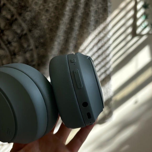 bluetooth noise canceling headphones - Picture 3 of 10